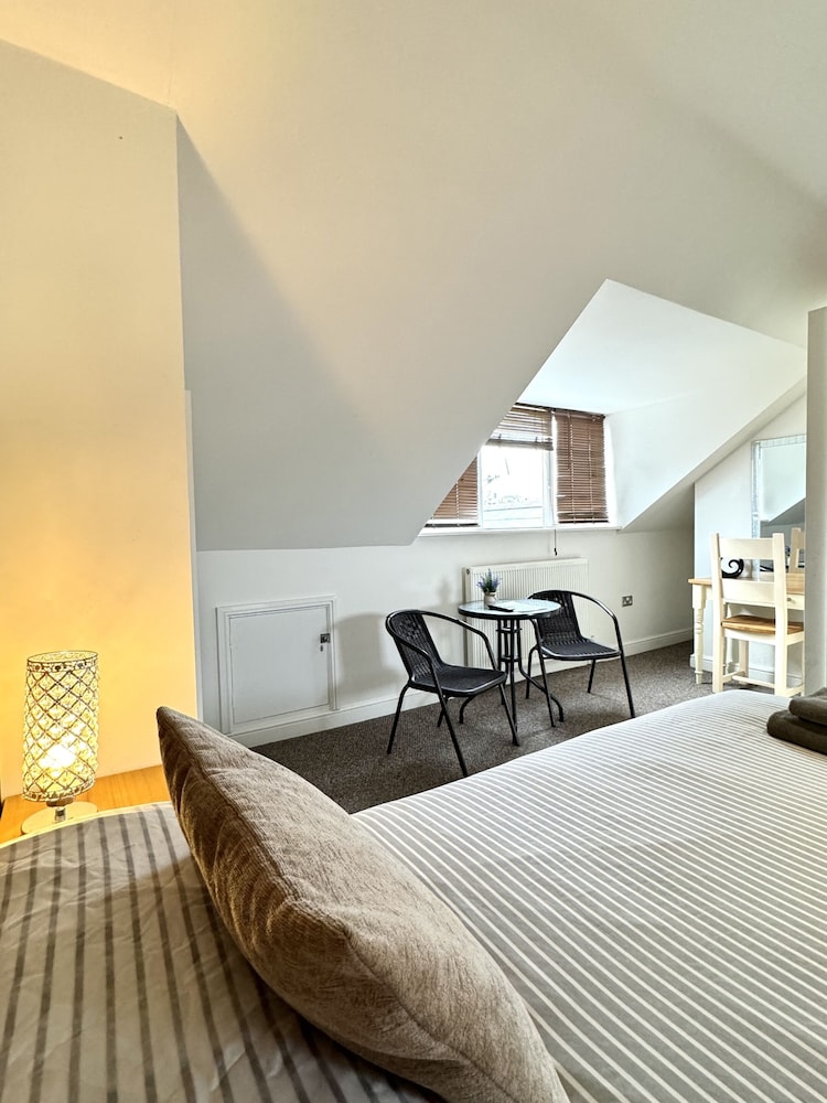 Deluxe Suite, Ensuite photo 2