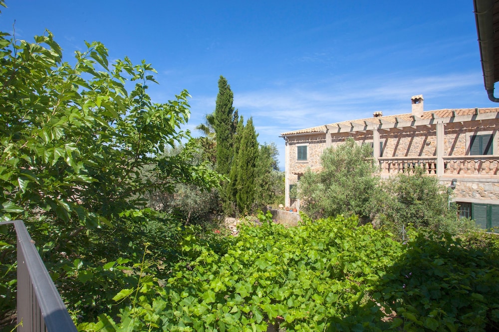 Villa photo 3