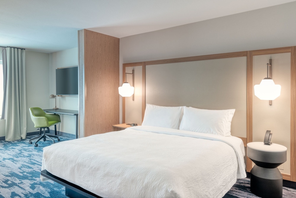 Suite, 1 King Bed with Sofa bed (Mobility/Hearing Accessible, Tub) photo 1