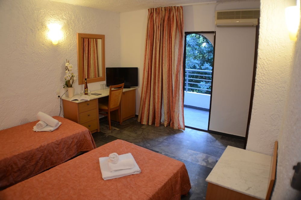Triple Room, Sea View - Photo 2