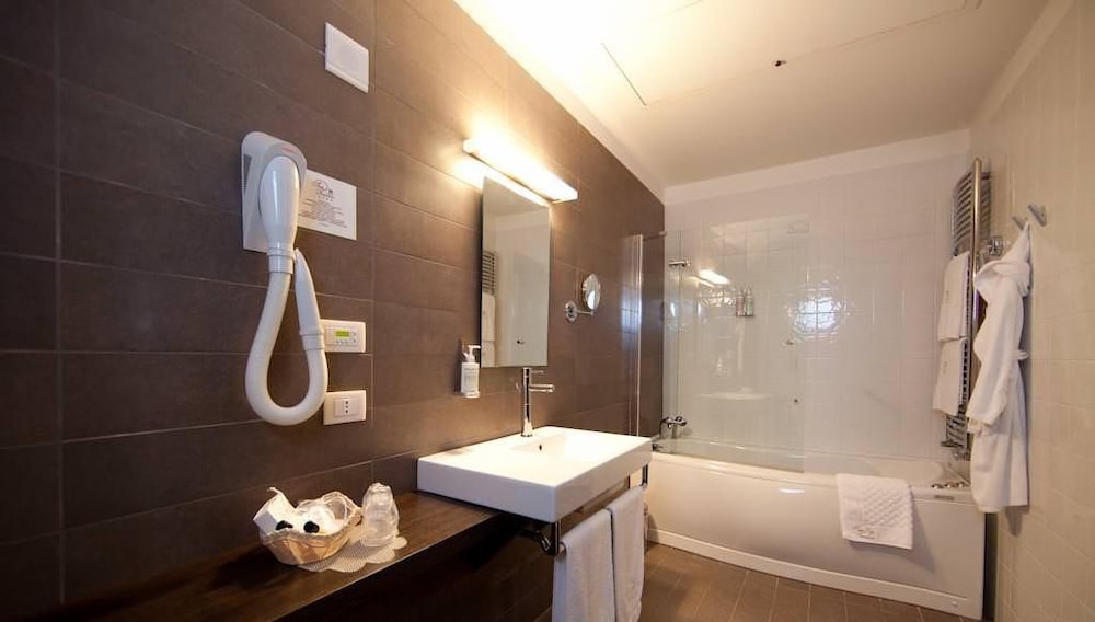 Senior Suite - Photo 3