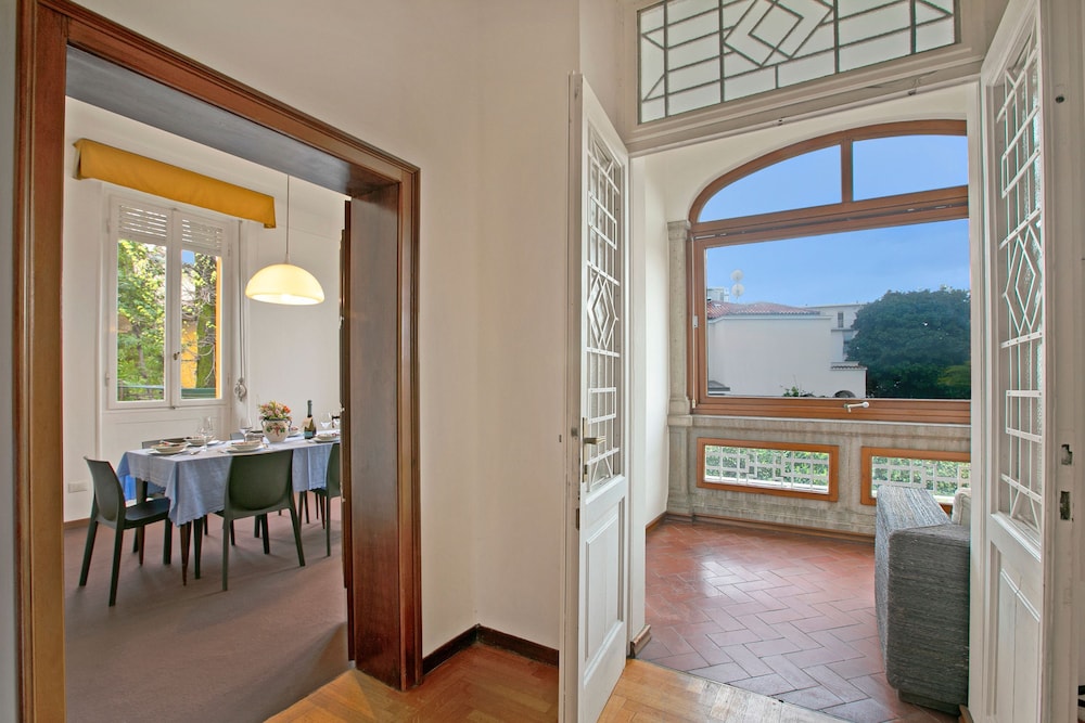 Villa photo 3