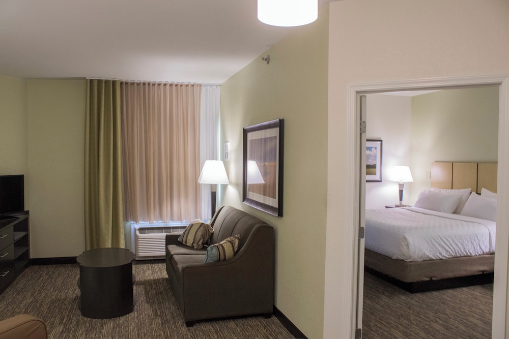 Suite, 1 Bedroom - Photo 2