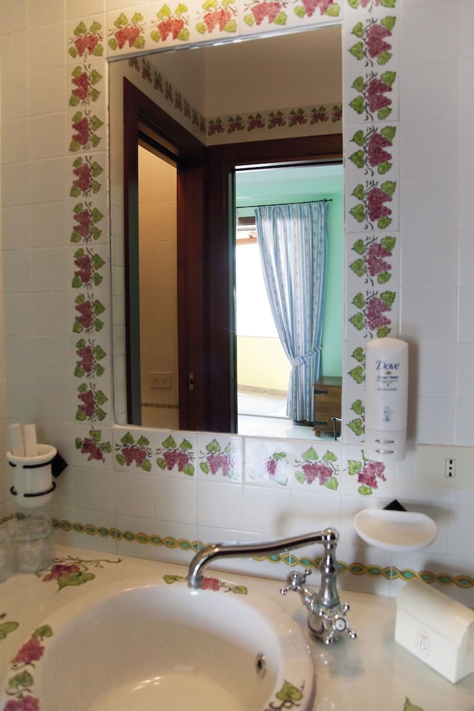 Deluxe Triple Room - Photo 3