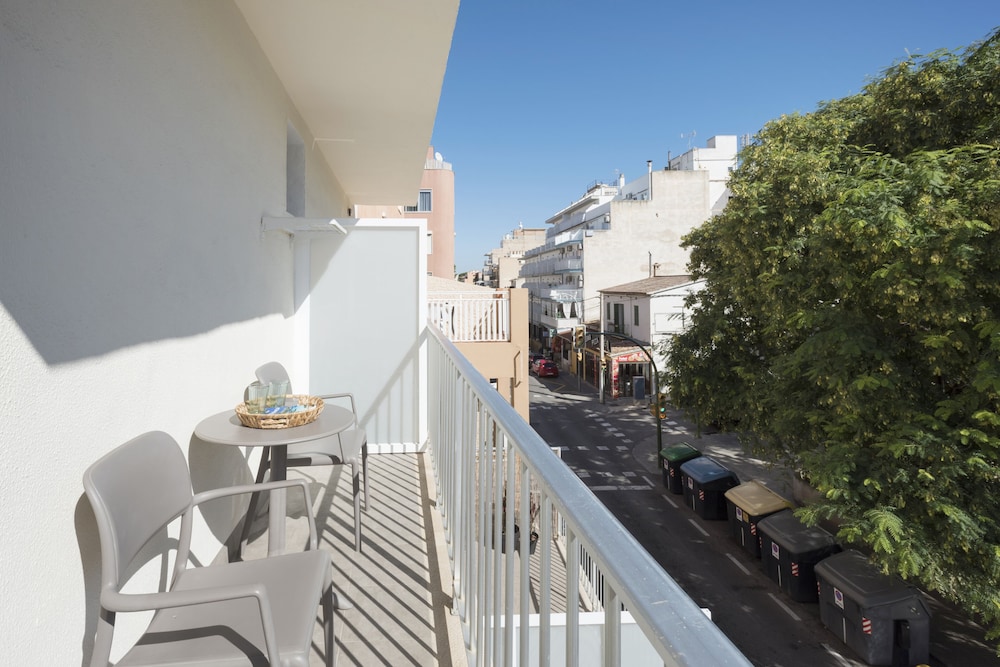 Superior Twin Room, Balcony photo 3