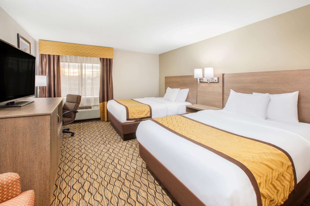 Economy Suite, 2 Queen Beds, Kitchenette - Photo 3