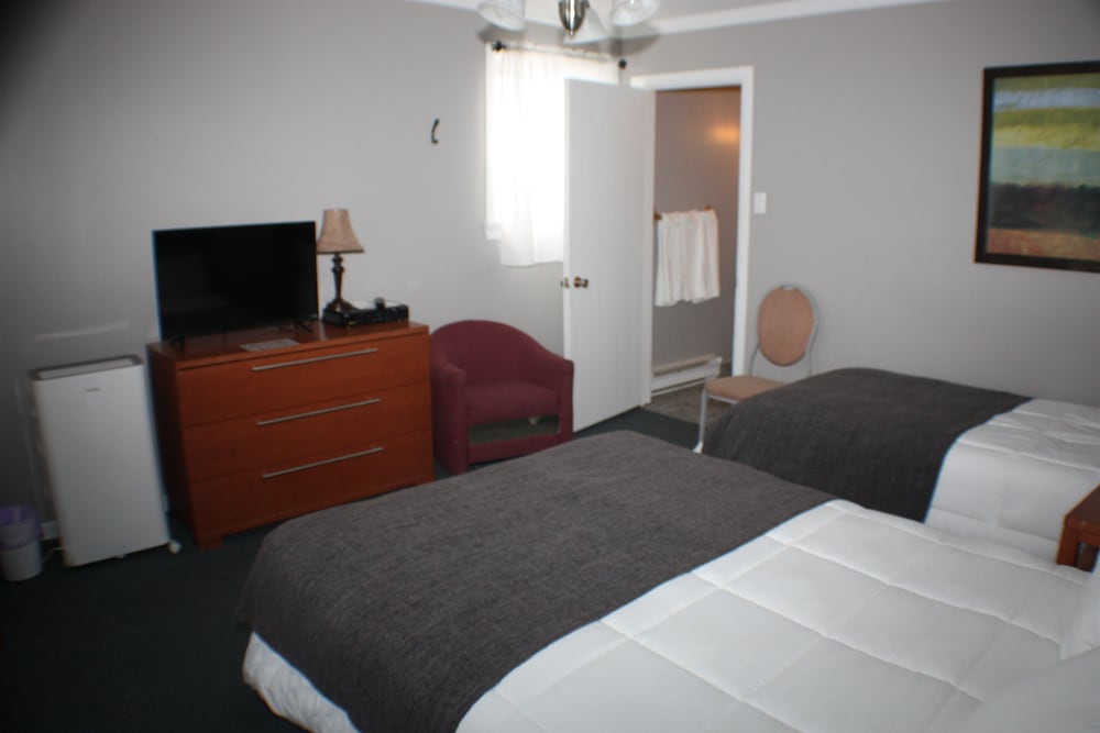 Triple Room / Standard, 1 Single and 1 Double bed - Photo 3