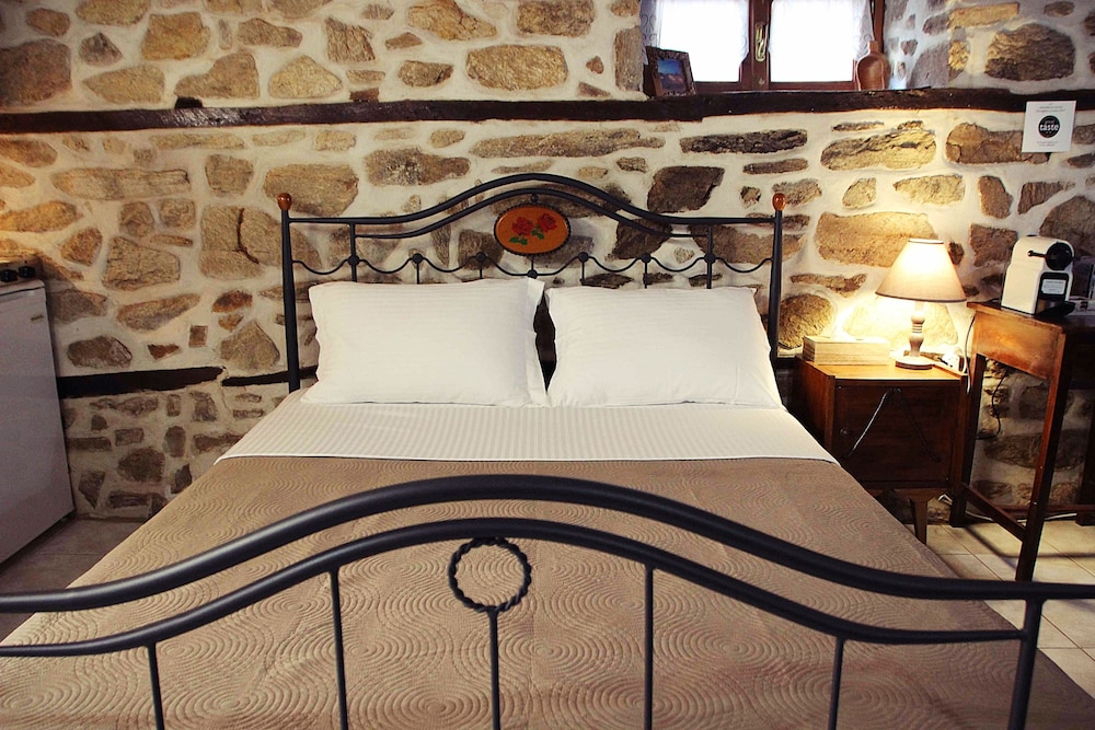 Deluxe Studio, 1 Double Bed, Kitchen, City View