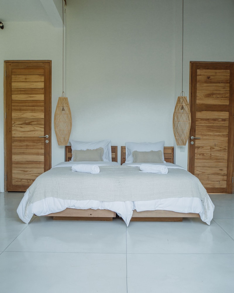 Luxury Villa, 4 Bedrooms, Pool Access photo 3