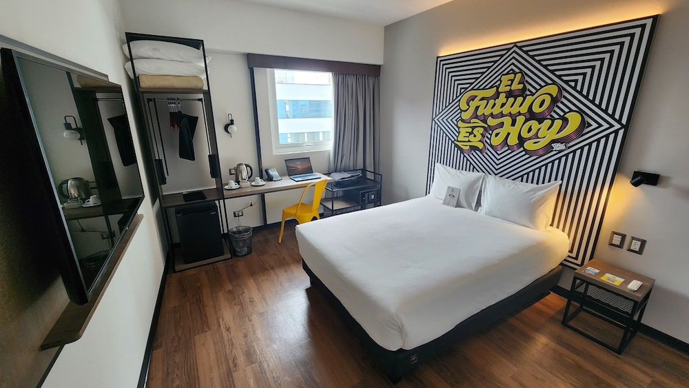 Standard Room, 1 Double Bed, Accessible (Accessible) - Photo 3
