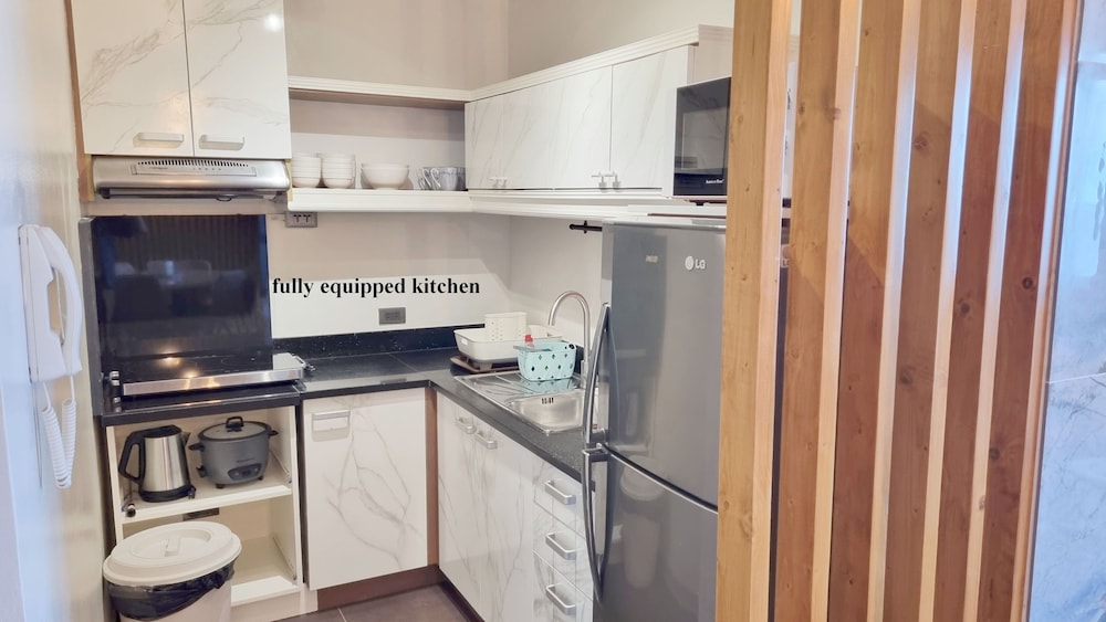Deluxe Condo, 2 Bedrooms, Ocean View, Beachfront photo 2