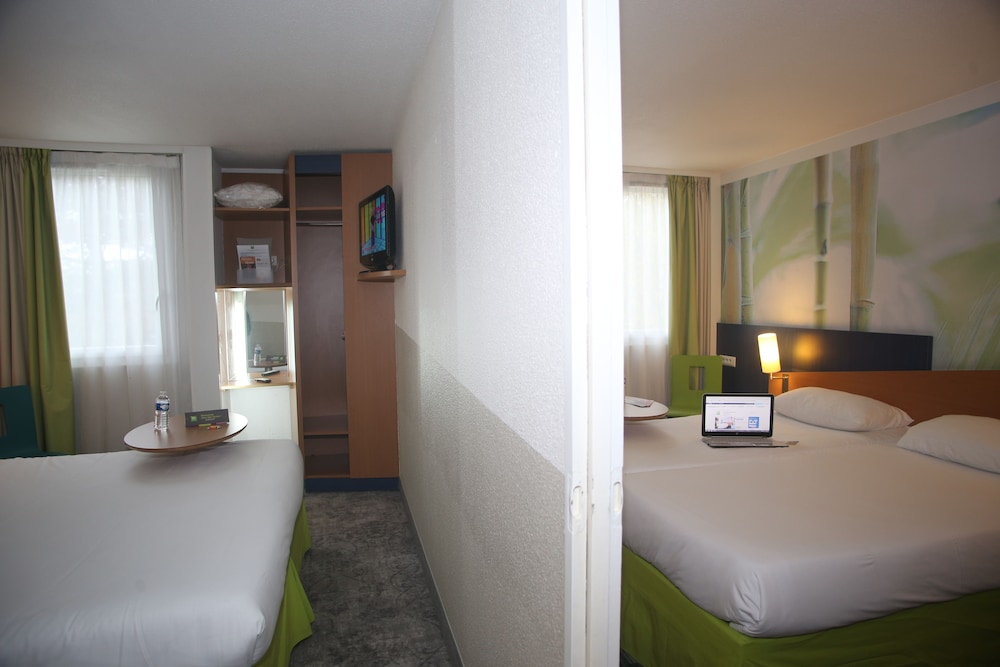 Standard Suite, 2 Double Beds, Connecting Rooms - Photo 1