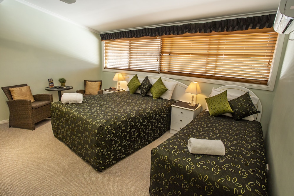 Standard Double Room Additional Single Bed (Top Floor - Stair Access) photo 2