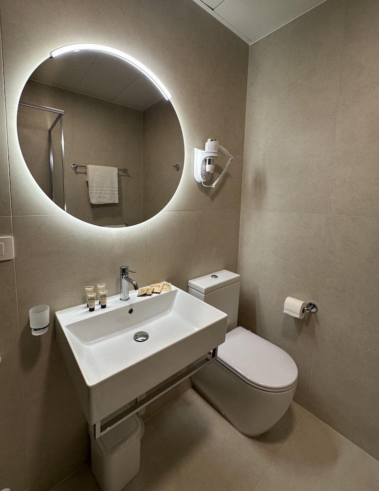 Superior Double or Twin Room - Photo 7