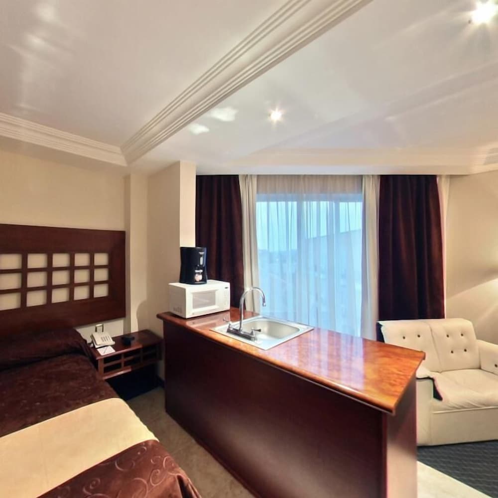 Suite, 1 King Bed