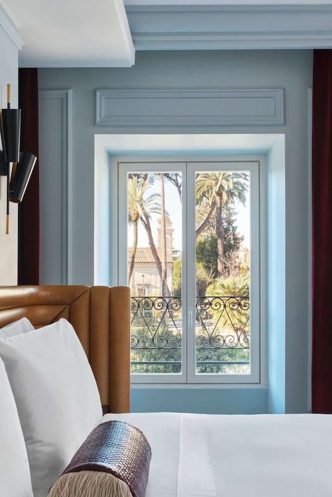 Suite, 1 King Bed (Urban)