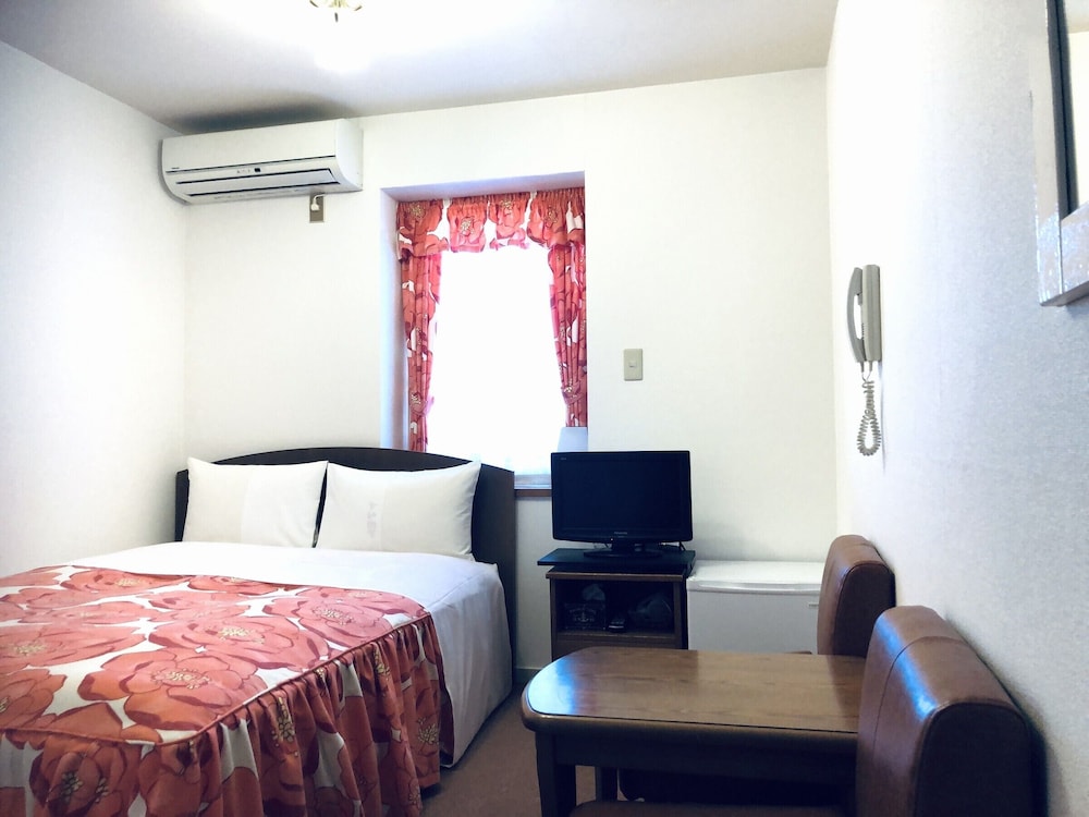 Standard Compact Double Room Non Smoking 204