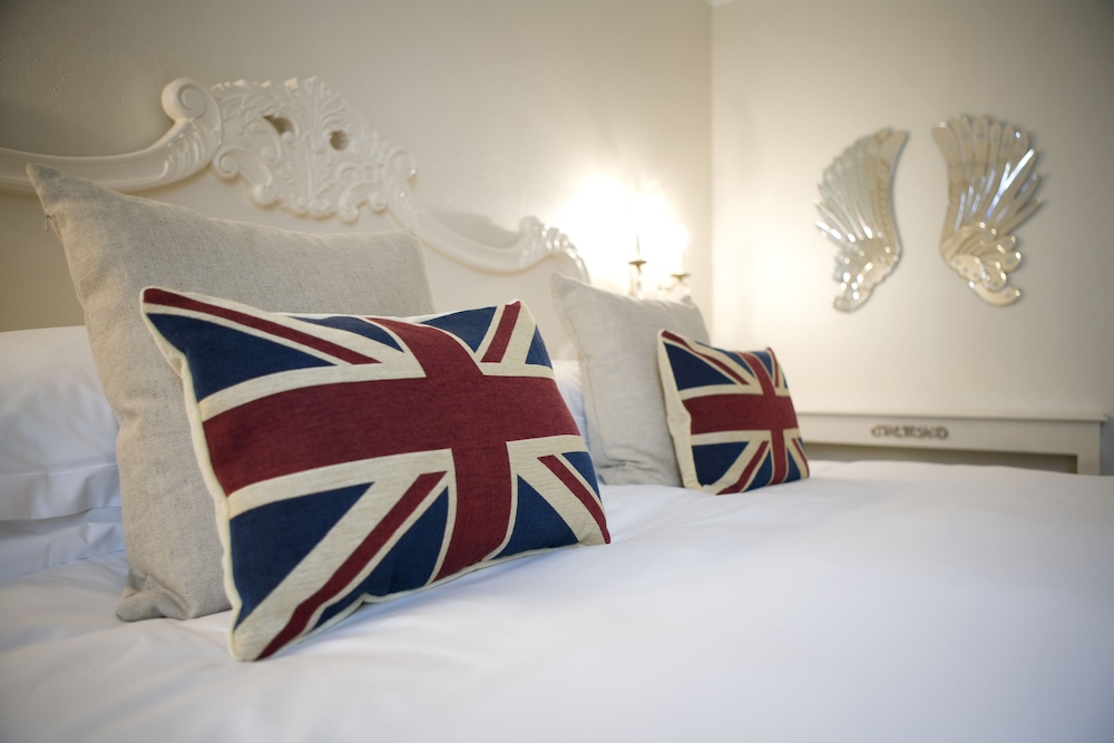 Deluxe (Twin or Super King Bed) photo 2