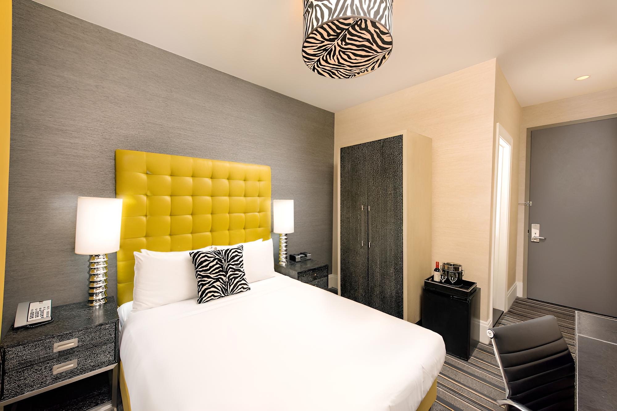 Superior Room, 1 Queen Bed photo 1