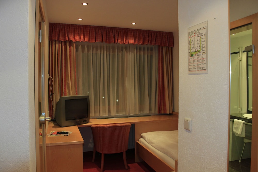 Single Room photo 3