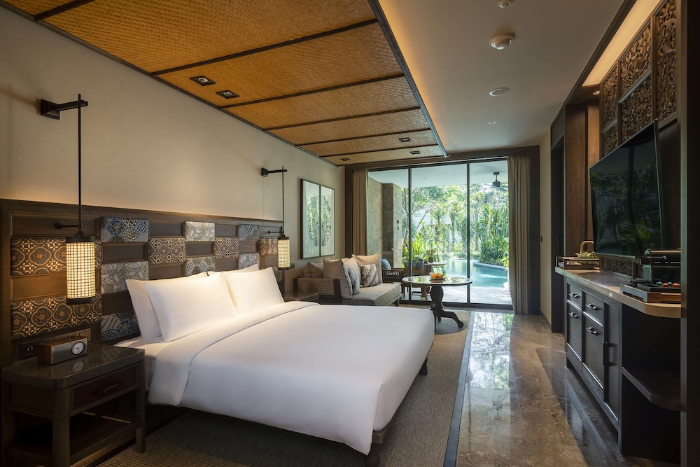 Room, 1 King Bed (Lagoon Access)