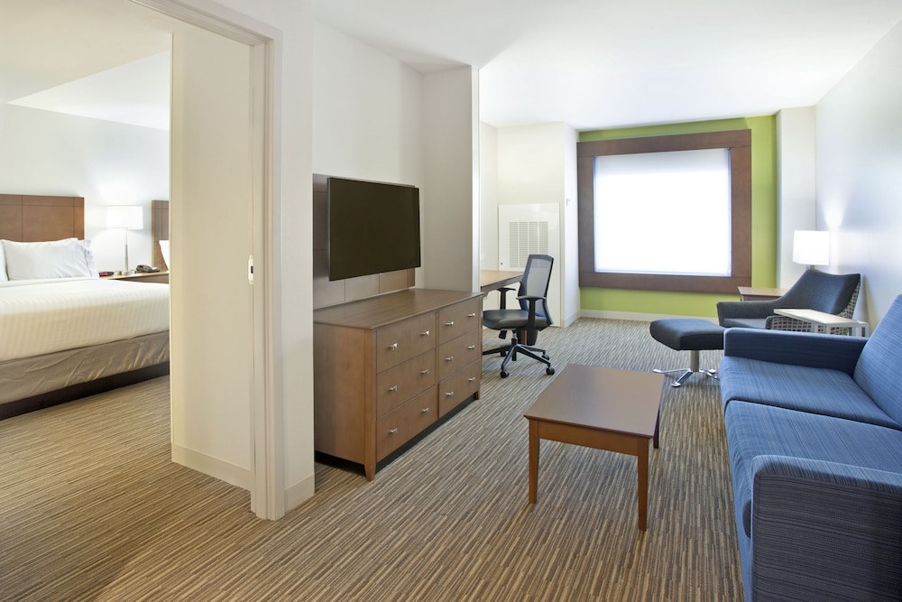 King Room - Hearing Accessible