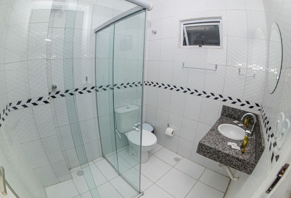 Standard Triple Single Room - No Window - Photo 1