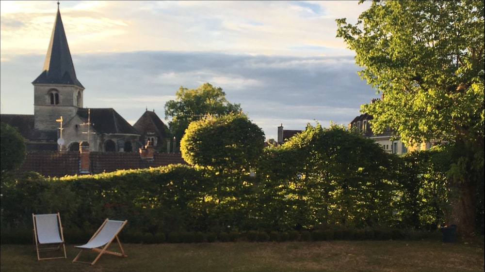 Deluxe Room, 1 Bedroom, Non Smoking, Garden View photo 2