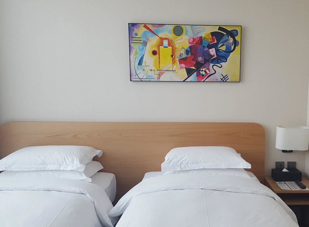 Standard Room, Multiple Beds, City View