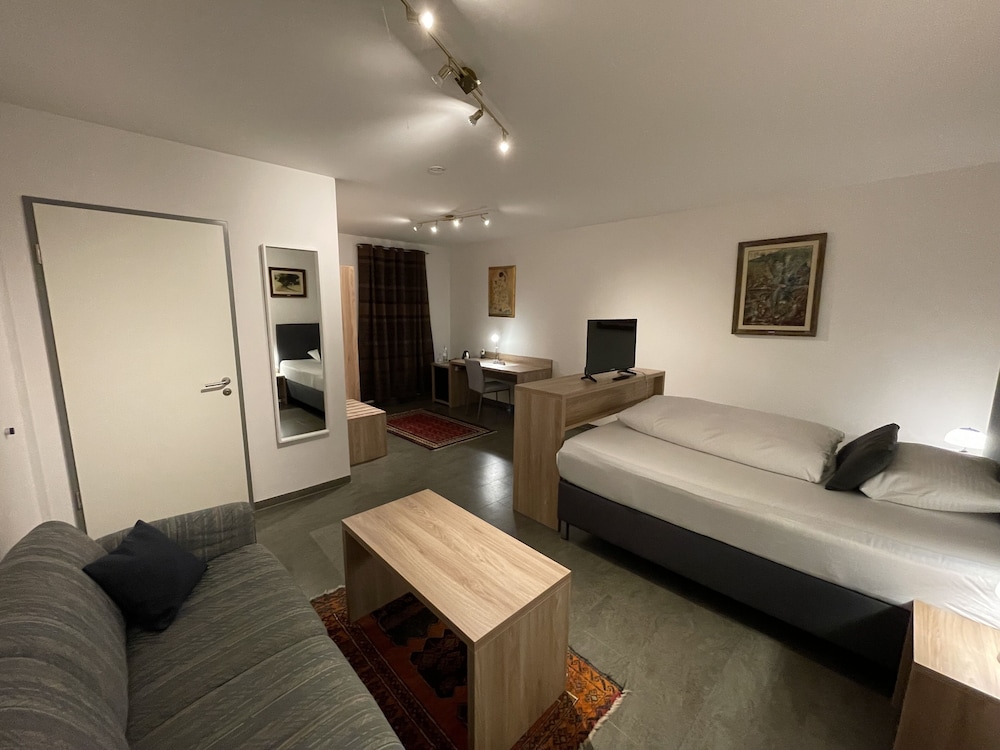 Deluxe Double or Twin Room - Photo 6
