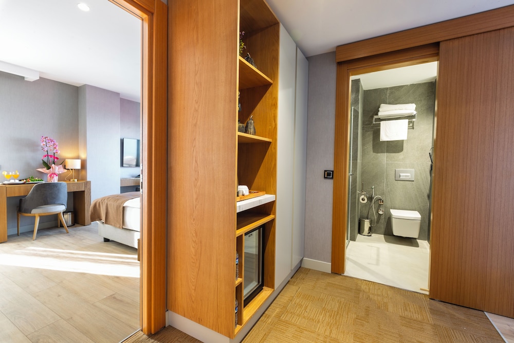 Deluxe Suite - Photo 2