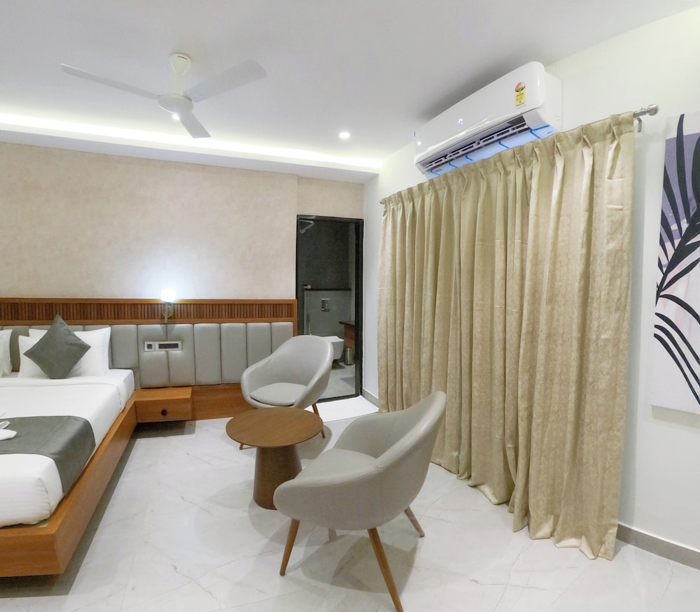 Deluxe Double or Twin Room, Balcony, City View