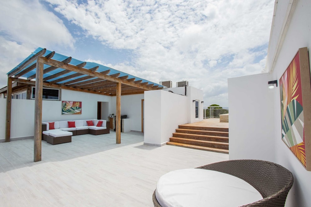 Luxury Penthouse, 2 Bedrooms, Terrace
