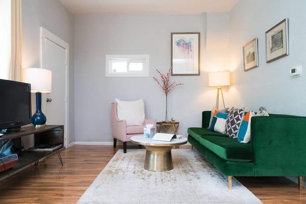 House (2 Bedrooms)