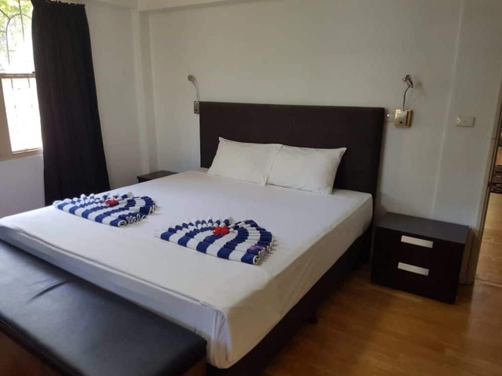 House, 5 Bedrooms photo 1