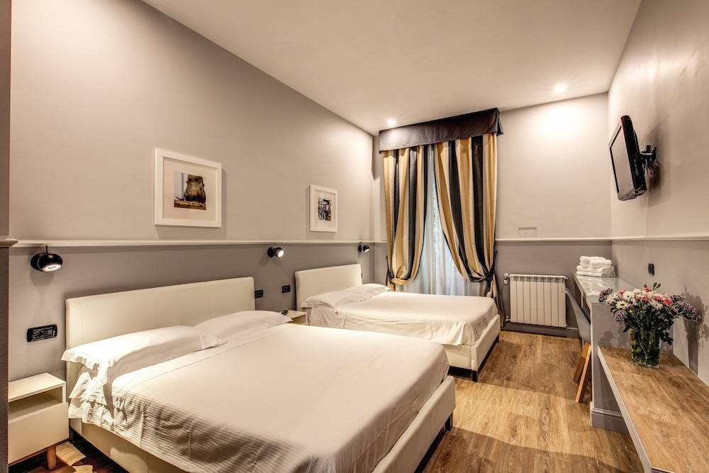 Economy Double or Twin Room - Photo 9