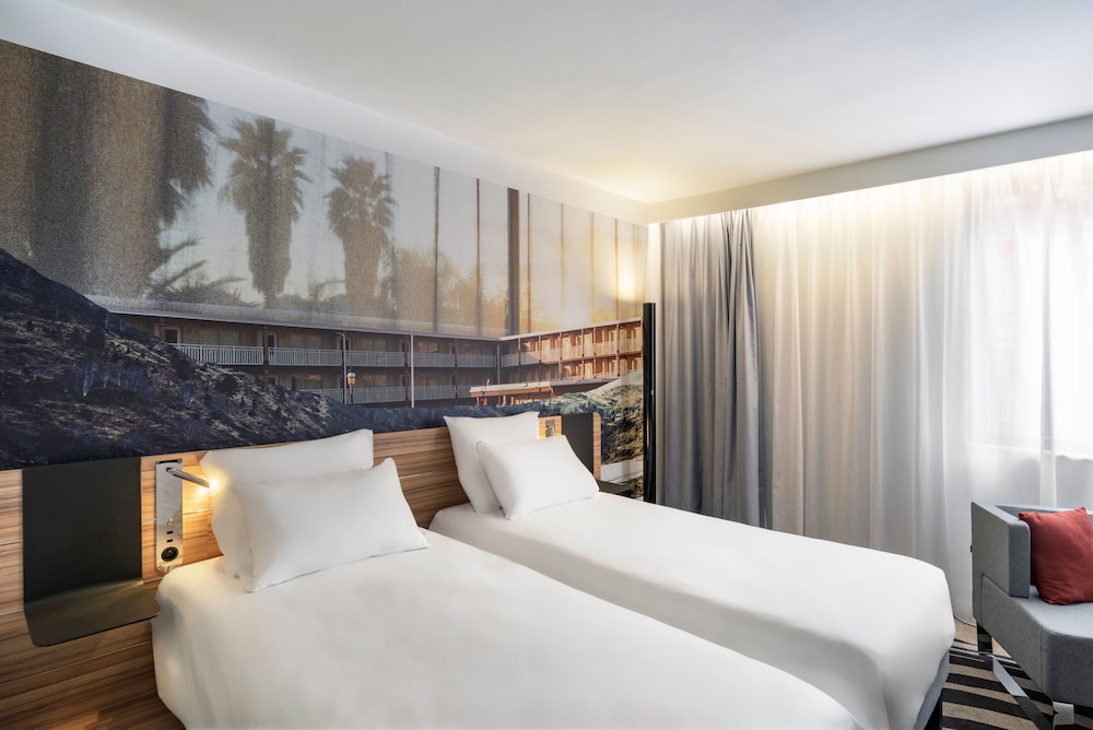 Classic Twin Room, 2 Twin Beds - Photo 4