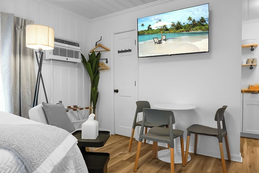Family Studio, 2 Queen Beds, Non Smoking, Kitchenette