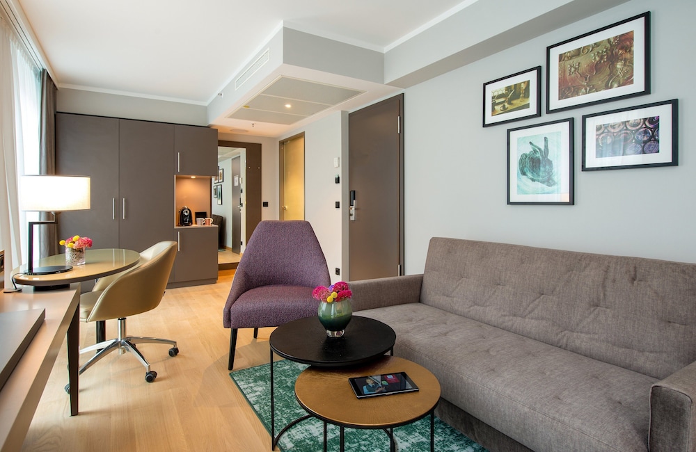 Deluxe Room - Photo 2