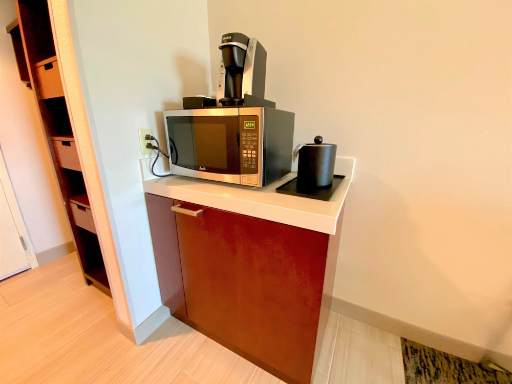Room, 2 Queen Beds, Accessible - Photo 6