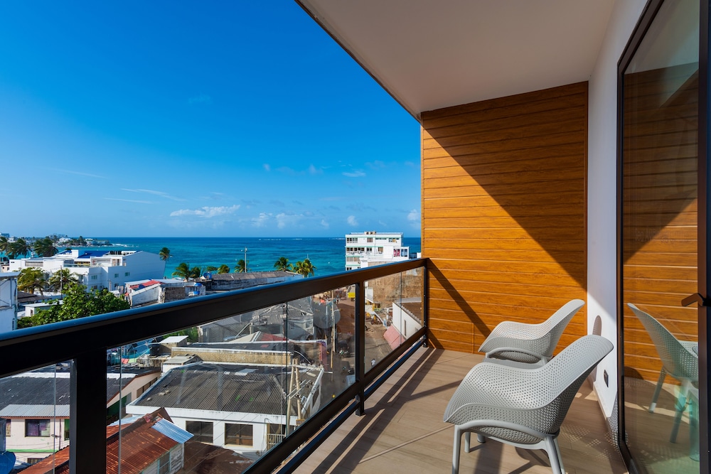 Suite, Balcony - Photo 5
