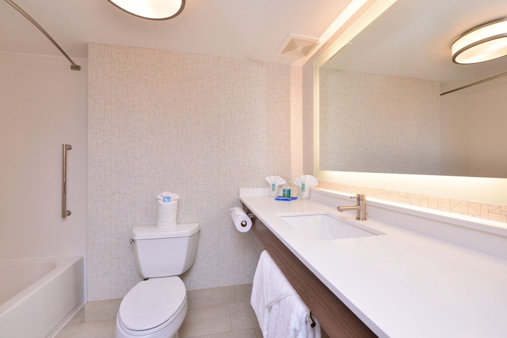 Suite, Multiple Beds - Photo 8