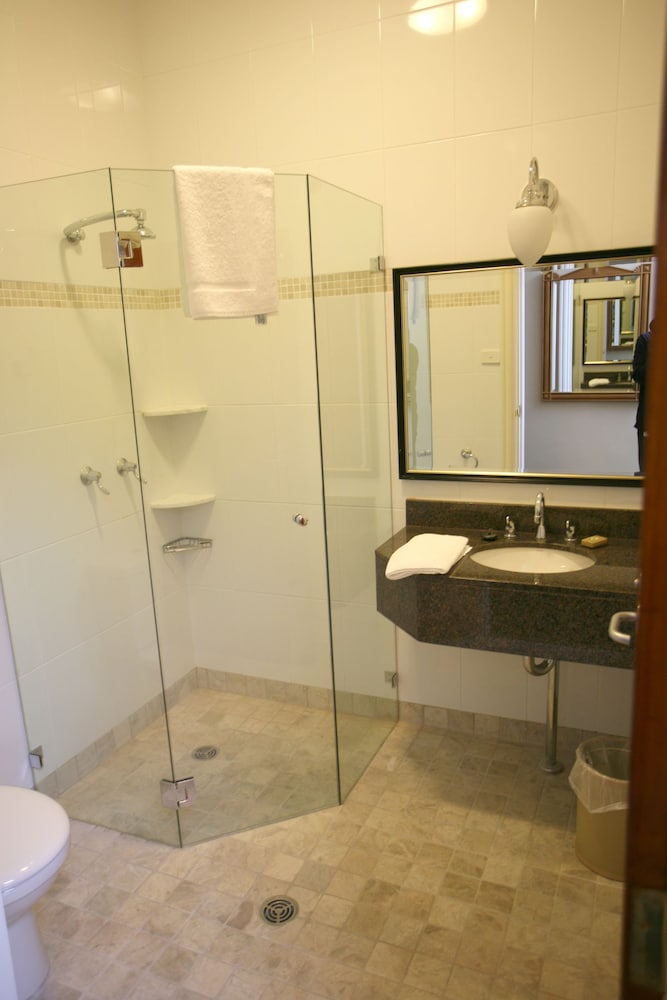 King/Twin Superior Room with Ensuite photo 2