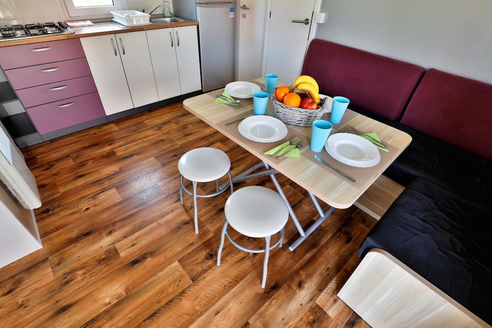 Premium Mobile Home, 2 Bedrooms photo 3