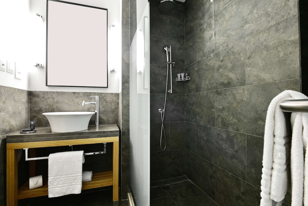 Suite, 1 King Bed, Golf View (Duplex) - Photo 9