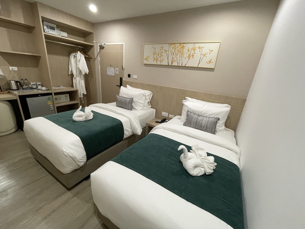 Standard Twin Room, 1 Bedroom, Non Smoking, No Windows - Photo 2