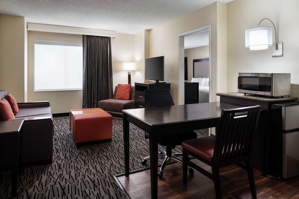 Suite, 1 King Bed, Non Smoking - Photo 5