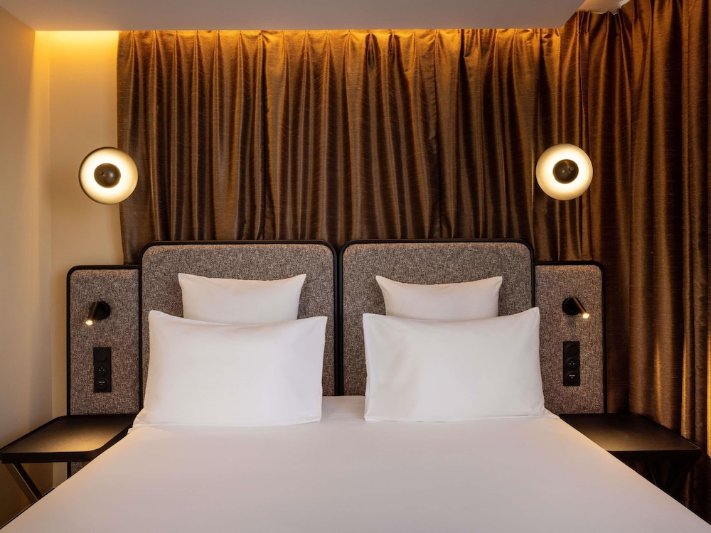 Suite, 1 Double Bed with Sofa bed photo 2
