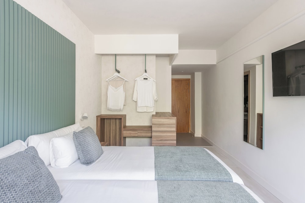 Double Room, Balcony - Photo 3
