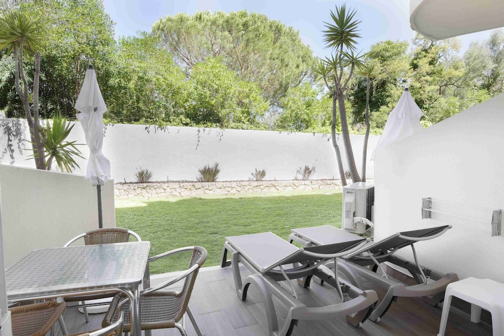 Premium Apartment, 1 Bedroom, Pool Access, Garden Area photo 2